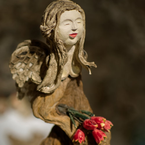 Skulptur Engel, Kerami und Holz, Marika Kienesberger